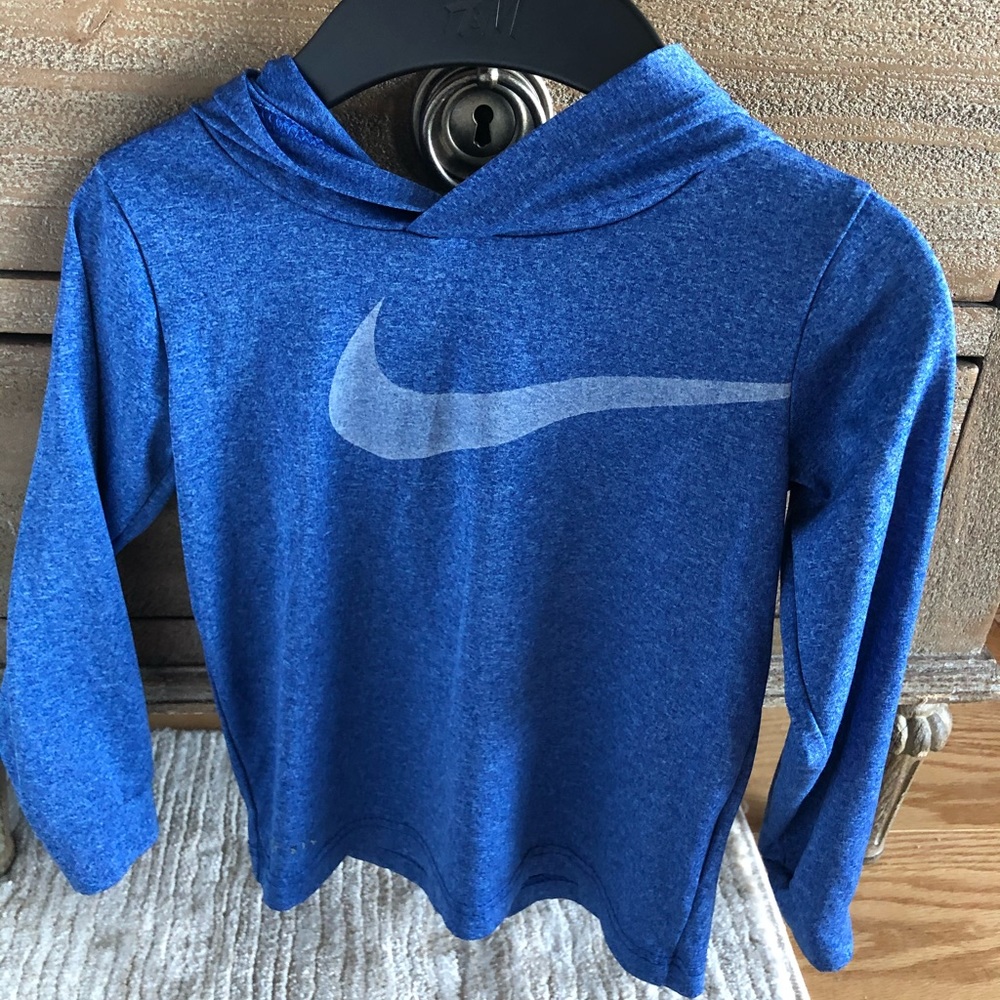 Nike Dri-Fit Boys Size 3T hooded long sleeve t